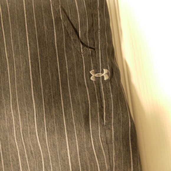 Under Armour shorts mens 34 gray striped flat front polyester golf 1236347 - Picture 3 of 9